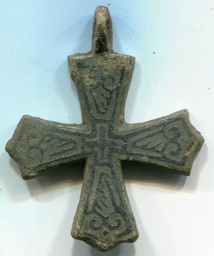 Нательные кресты «скандинавского типа». X–XII века