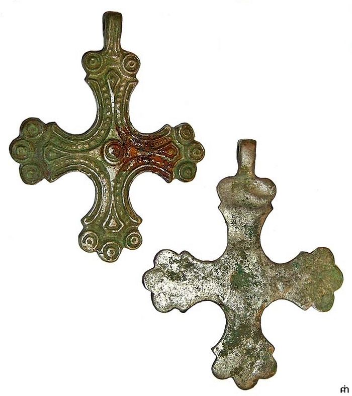 Нательные кресты «скандинавского типа». X–XII века