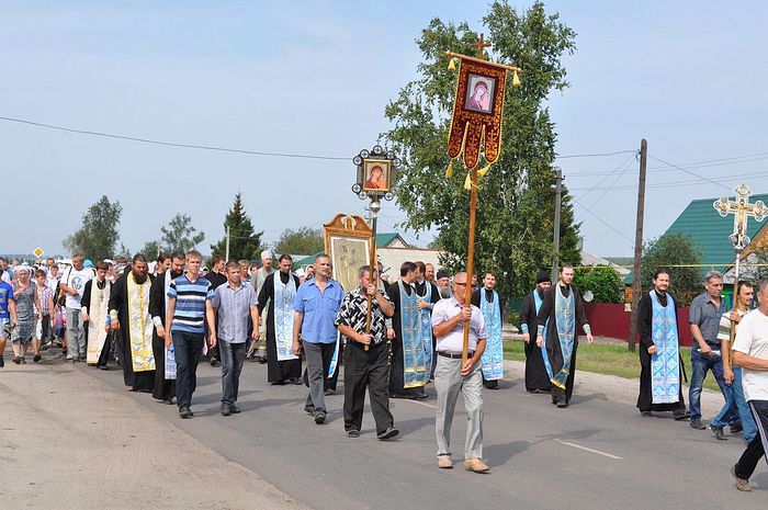 Крестный ход в Инжавино с Карандеевской иконой «Всех Скорбящих Радость»
