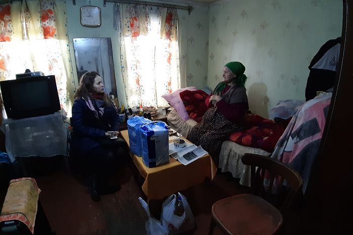 Руководитель направления помощи в ЧС Синодального отдела по благотворительности Полина Юферева посещает русские семьи