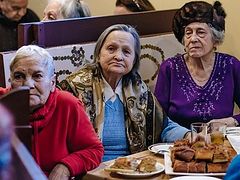 “O Lord, give me ten kilos of chicken!” Alexandra Sinyak Talks About Feeding St. Petersburg’s Elderly Poor