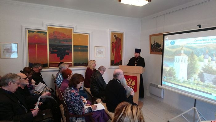 Священники Псковской епархии выступили с докладами на научно-практической конференции «Сельские храмы. Незабытое» в Изборске