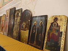 10 pre-revolutionary icons stored by film studio returned to Russian Church