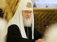 Patriarch Kirill: Clergy families should be focus of clergy and their hierarchs