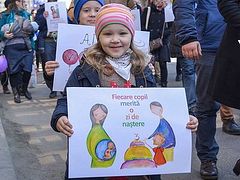 Thousands march for life in 600 cities throughout Romania, Moldova