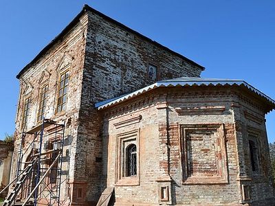 В деревне Морозовица Великоустюгского района восстанавливают Спасский храм