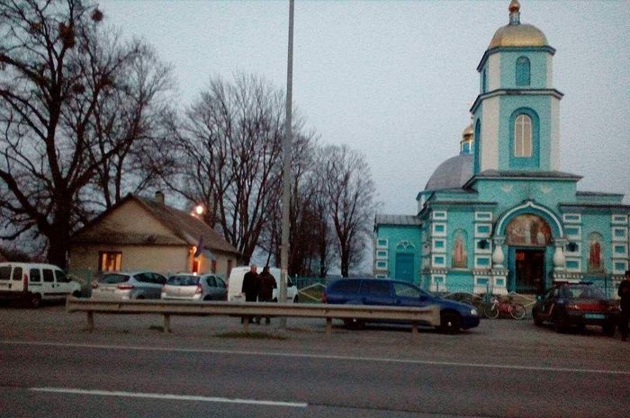 Сторонники «ПЦУ» захватили храм Украинской Православной Церкви в селе Птичья
