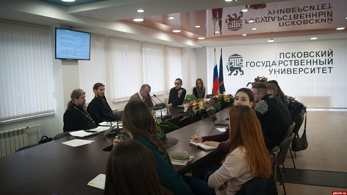 Митрополит Псковский Тихон и студенты ПсковГУ обсудили перспективы совместных проектов
