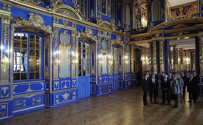 Владимир Путин и члены Совбеза России посетили отреставрированную церковь Воскресения Христова Екатерининского дворца