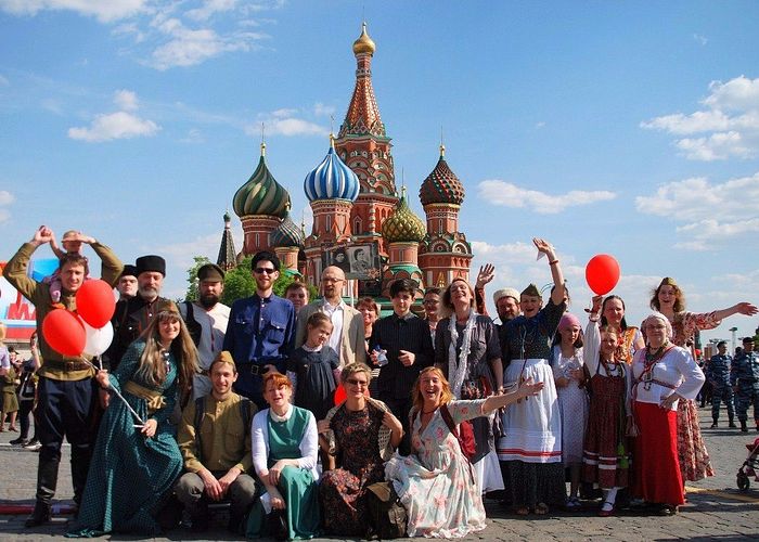 Фольклорный ансамбль «Камышинка» на Красной площади 9 мая