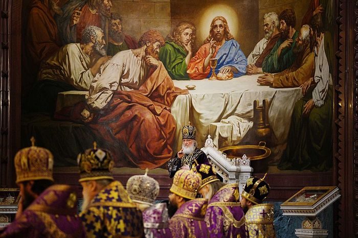 Святейший Патриарх Кирилл совершил Литургию и чин освящения мира в Храме Христа Спасителя