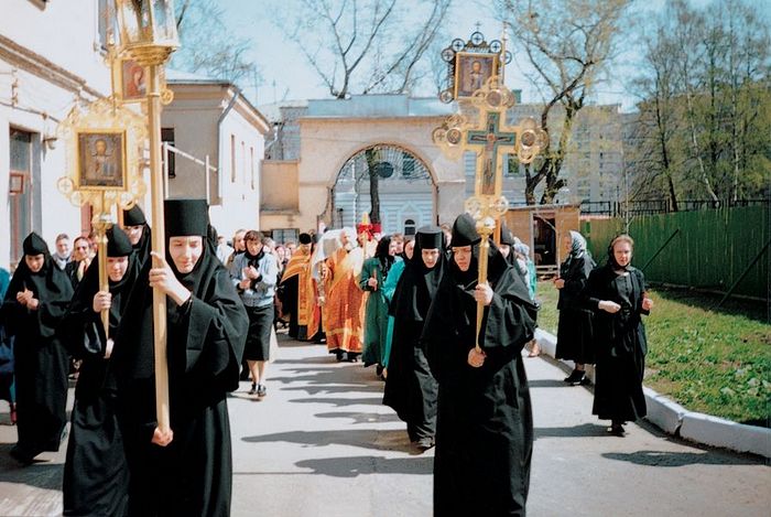 Встреча мощей блаженной Матроны Московской в Покровском монастыре. 1 мая 1998г.