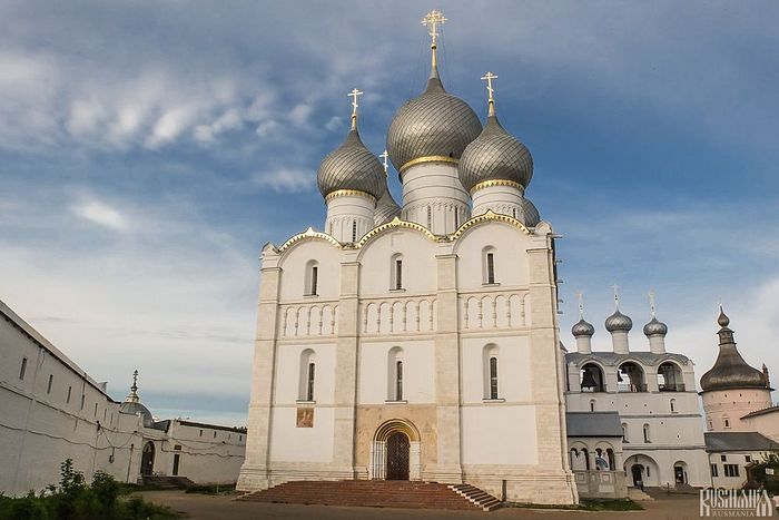Dormition Cathedral & Rostov Kremlin (photo: Rusmania)