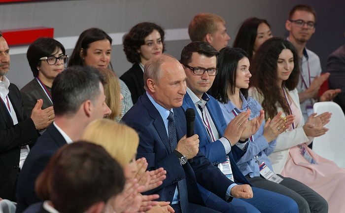 Владимир Путин предложил провести опрос жителей о строительстве храма в Екатеринбурге