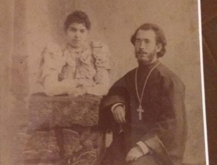 Отец Николай Добровольский с матушкой Марией. 1906 г.