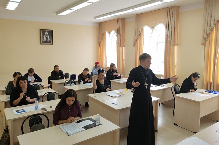 В Хабаровске завершился первый церковный курс жестового языка продвинутого уровня