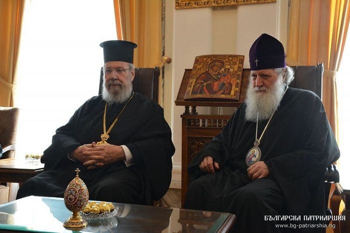 Abp. Chrysostomos (left), Pat. Neofit (right). Photo: bg-patriarshia.bg