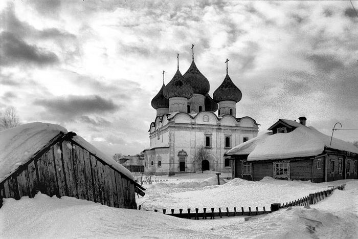 The Resurrection Church in Kargopol. 1990s. Photo: William Brumfield