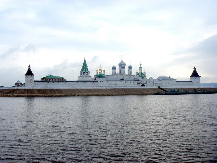 Photo: Holy Trinity Makariev Convent. Photo: wikimedia