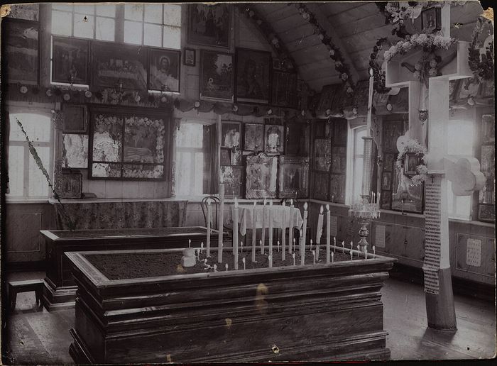 Интерьер первой часовни, 1905-1912 гг.