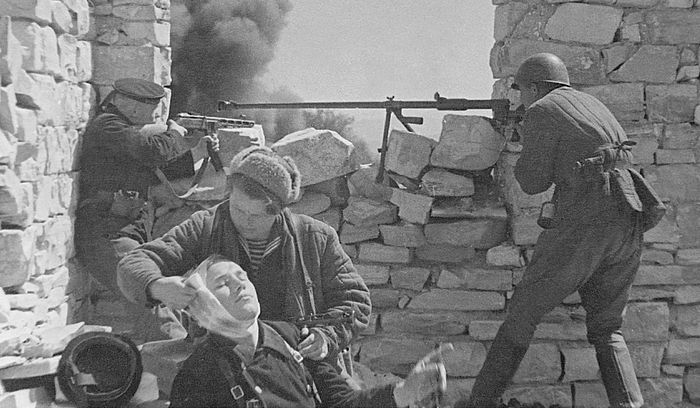 На переднем крае обороны. Г. Севастополь. 1941-1942. Фото Б. Шейнина