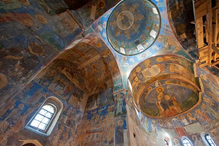 Фрески Мирожского монастыря