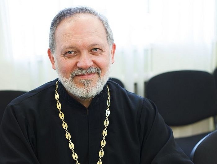 Священник Александр Дьяченко