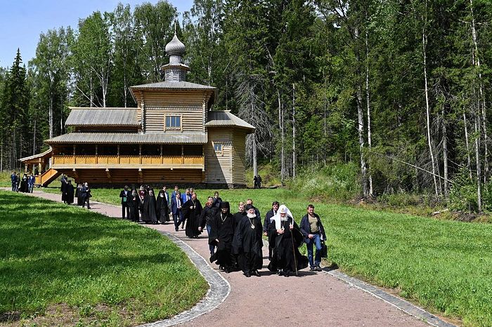 Предстоятель Русской Церкви освятил храм преподобного Серафима Саровского на Порфирьевском острове Валаамского архипелага