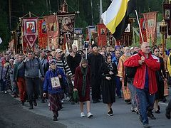 60,000 process in Ekaterinburg in honor of the Royal Martyrs (+ VIDEO)