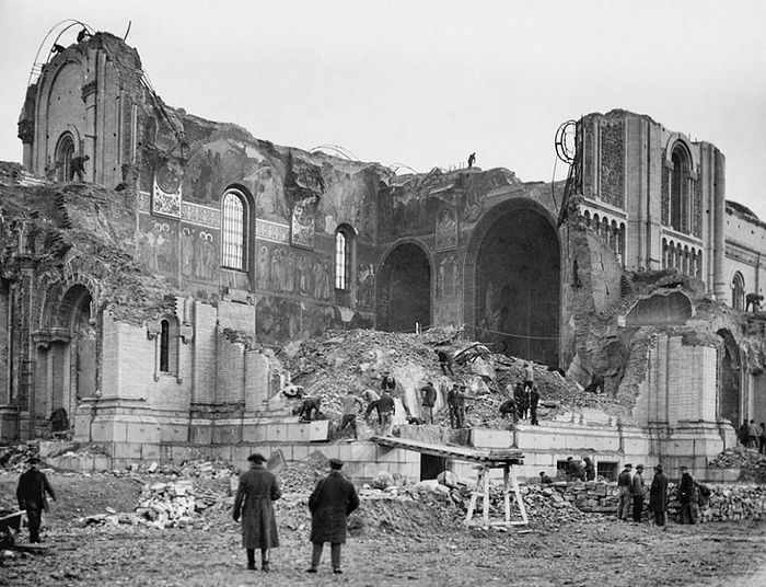 The Ruins of Alexander Nevsky Cathedral after the Polish authorities demolished it. Photo: culture.pl