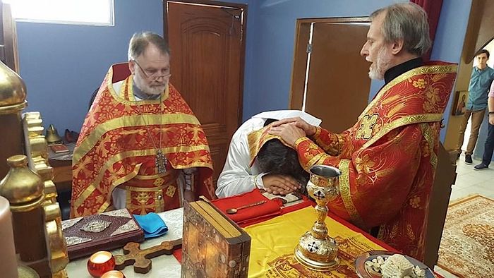 Рукоположение одного из бразильских православных во диакона
