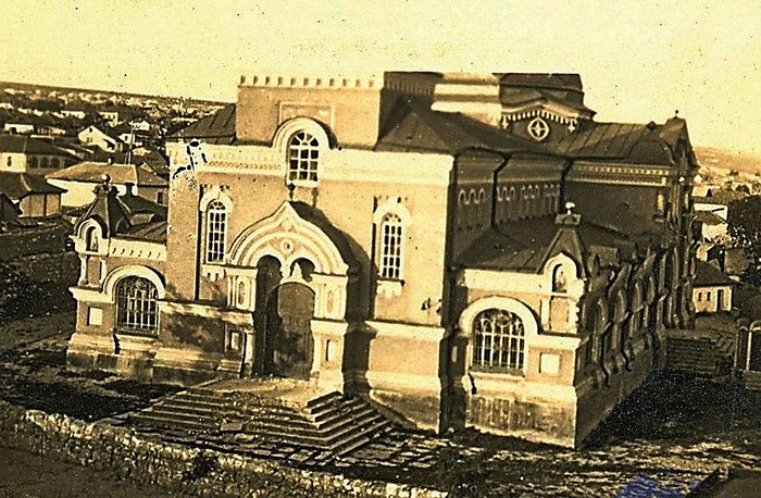 1930 год. Перед открытием кинотеатра “Безбожник”