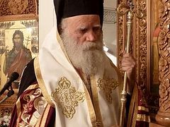 Met. Seraphim of Kythira defends priests censured by bishop after expressing support for Met. Onuphry of Kiev