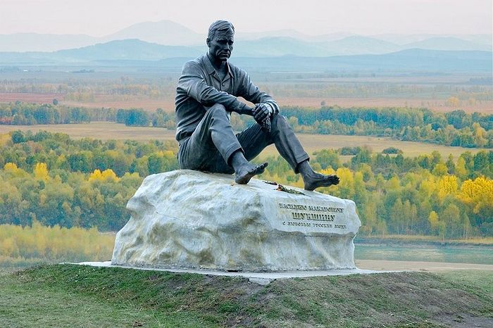 Памятник В.М. Шукшину на горе Пикет. Сульптор В. М. Клыков (1939–2007)