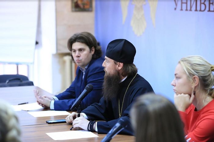 В Российском православном университете обсудили риски «добровольчества по разнарядке»