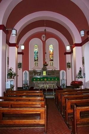 Внутри часовни свт. Финбарра на острове озера Гуган-Барра, Корк (источник: Wikimedia.org)