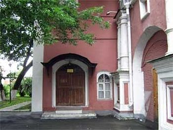 In this building Patriarch Tikhon was held under house arrest. Now it is the St. Tikhon Museum. Photo: http://www.donskoi.org.