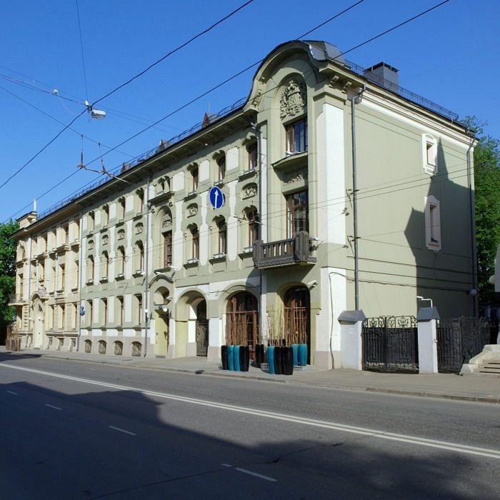 The Kekushev tenant house, Ostozhenka Street 19. Architect: Lev Kekushev. Photo: NVO – own photo, CC BY-SA 3.0.