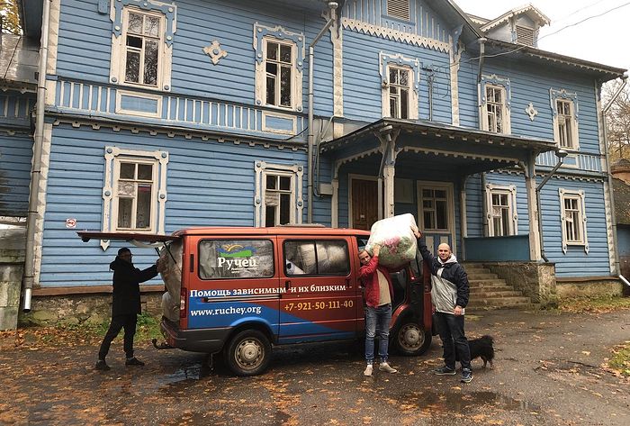 Реабилитационный центр «Ручей» получил благотворительную помощь от Псковской епархии
