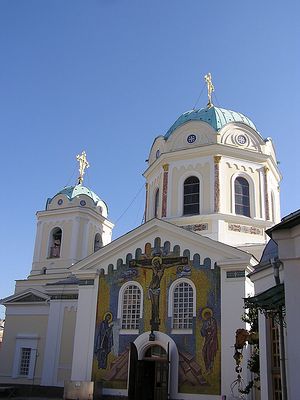 Ναός της Αγίας Τριάδος στη Συμφερούπολη, όπου βρίσκονται τα λείψανα του Αγίου Λουκά