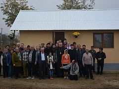 Romanian parishes build new home for elderly couple in time for winter