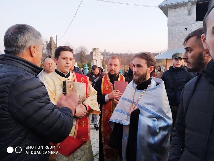 Три храма на Украине подверглись нападениям раскольников