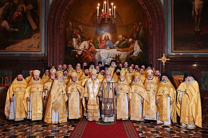 Pat. Kirill with Met. John of Dubna and the delegation from the Archdiocese on Sunday, when the gramota of reunification was officially granted. Photo: patriarchia.ru