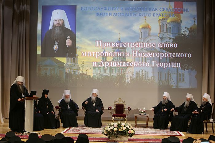 В Серафимо-Дивеевском монастыре проходит конференция «Богослужение и молитва как средоточие жизни монашеского братства»