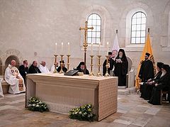 Patriarch Bartholomew and Athonite abbot and hieromonk pray Vespers with Catholics in Belgium