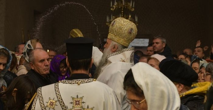 Photo: arhiepiscopiaramnicului.ro