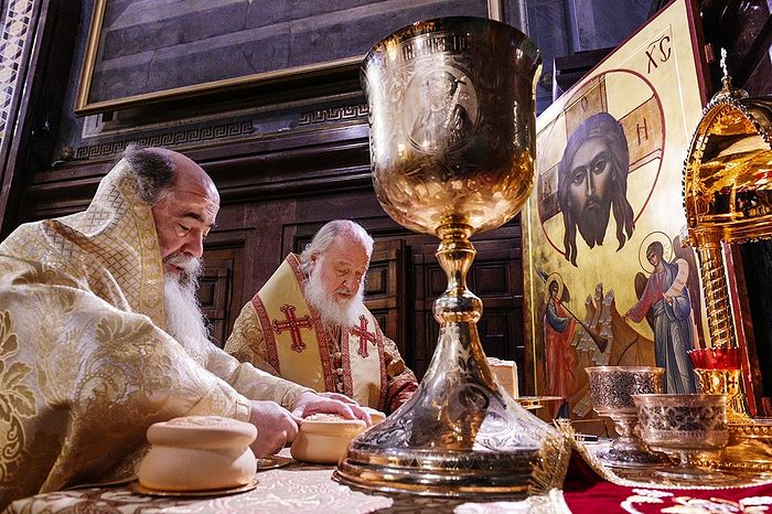 Предстоятели Иерусалимской и Русской Православных Церквей совершили Литургию в Храме Христа Спасителя