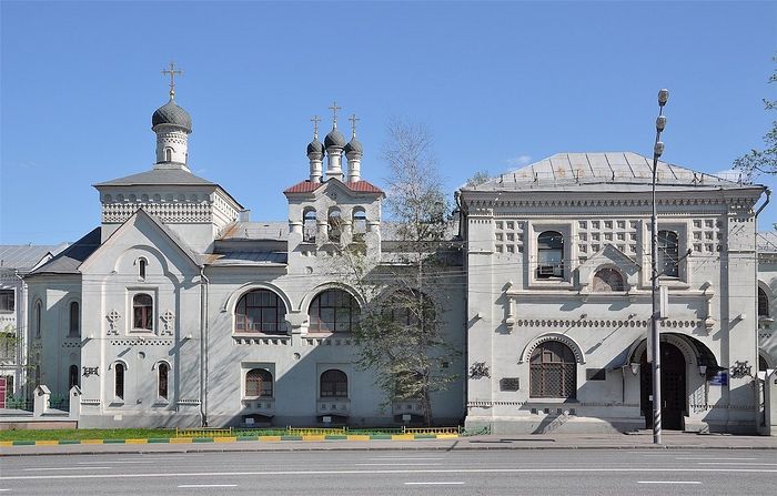 Клирики Москвы в честь дня рождения Патриарха Кирилла подарили больнице святителя Алексия офтальмологический томограф