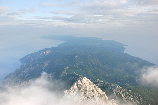 Άποψη του Αγίου Όρους από την κορυφή του Άθω. Φώτο: À. Ποσπέλοφ / Pravoslavie.Ru