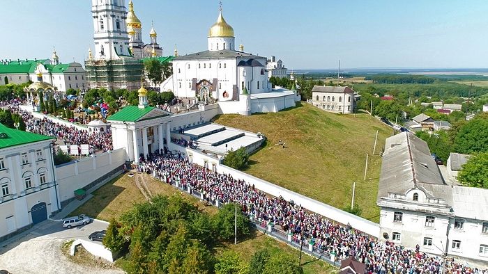 The arrival of the cross procession from the Kamenets-Podolsk Diocese to the Pochaev Lavra, August 25, 2019